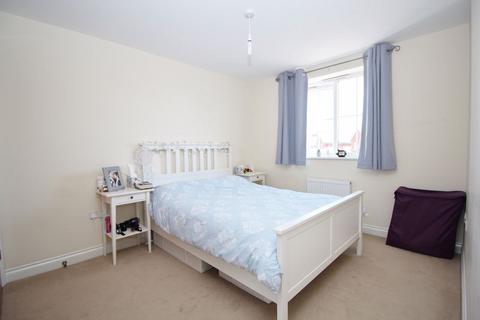 2 bedroom apartment to rent, Hindmarch Crescent, Hedge End, Southampton SO30 0AP