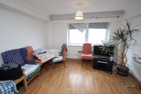 2 bedroom flat to rent - Westcliff Parade, Westcliff-On-Sea