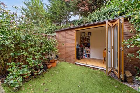12 Toyne Way, London, N6 4EG