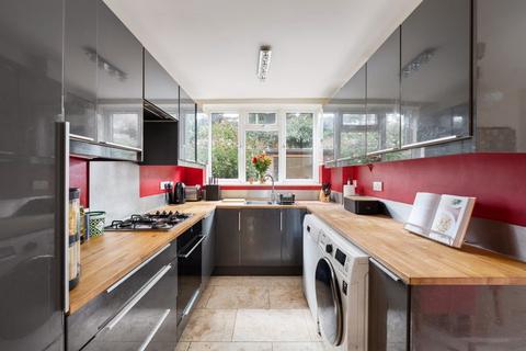 12 Toyne Way, London, N6 4EG
