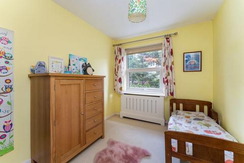 12 Toyne Way, London, N6 4EG