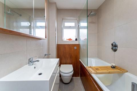 12 Toyne Way, London, N6 4EG