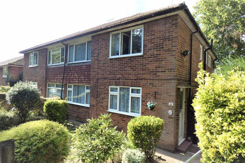 Bookham 2 bed for sale £324,950