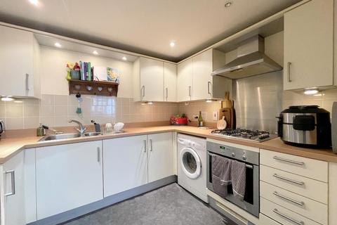 2 bedroom flat for sale, Market Mead, Chippenham, SN15 3RZ
