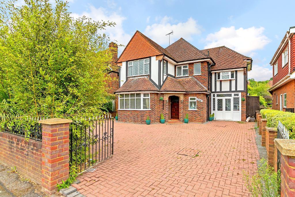 Old Bedford Road, Luton, Bedfordshire, LU2 7EQ 4 bed detached house for