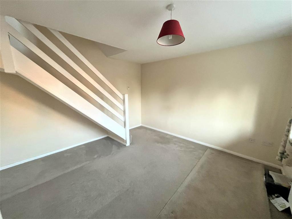 Chedworth, Yate, Bristol 2 bed terraced house £895 pcm (£207 pw)