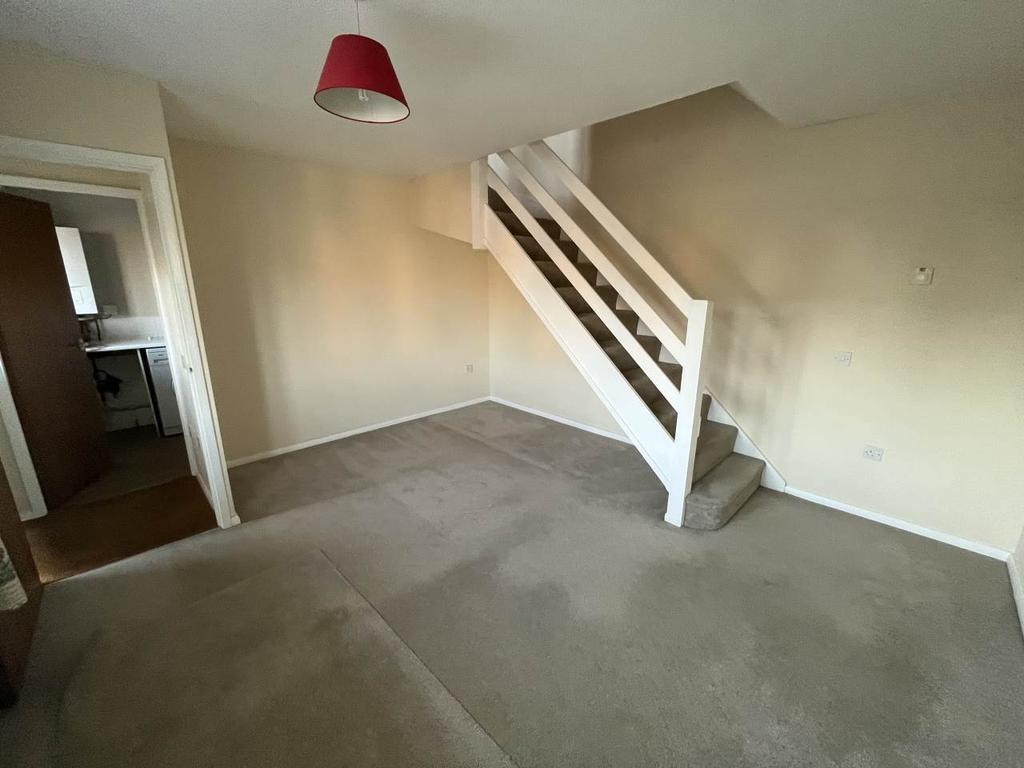 Chedworth, Yate, Bristol 2 bed terraced house £895 pcm (£207 pw)