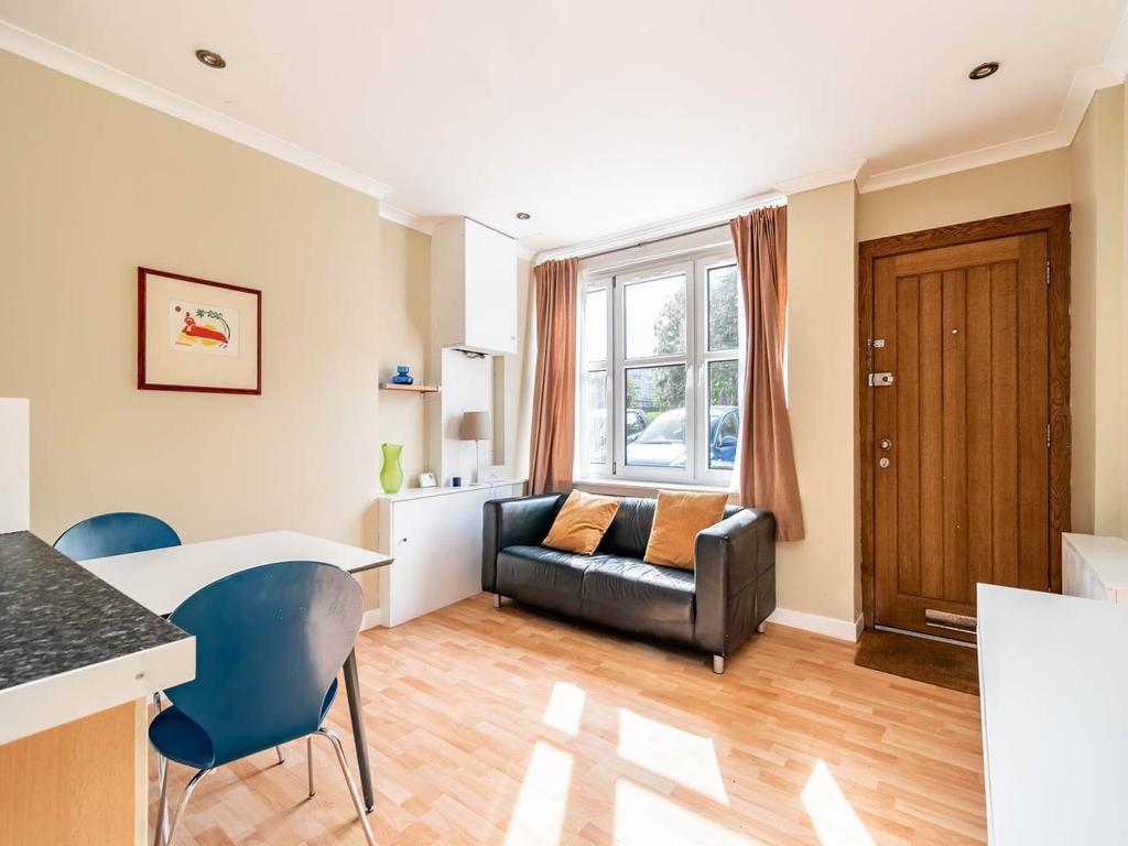 Dalmeny Street, Leith, Edinburgh 1 bed flat £155,000