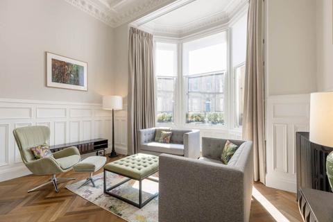 3 bedroom flat to rent - Drumsheugh Gardens, West End, Edinburgh
