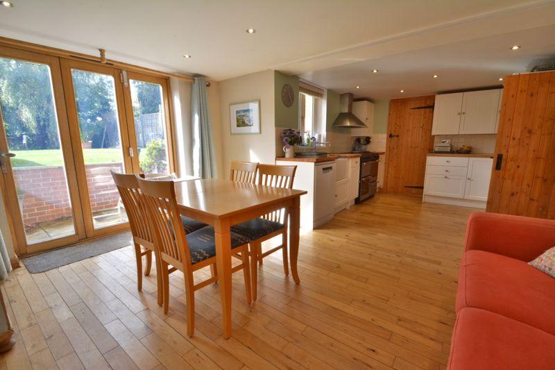 Kitchen/dining/family room