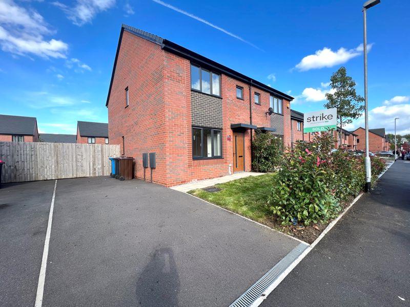 Levens Street, Salford 3 bed semidetached house £1,550 pcm (£358 pw)
