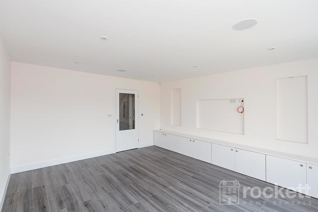 1 Hanchurch Terrance