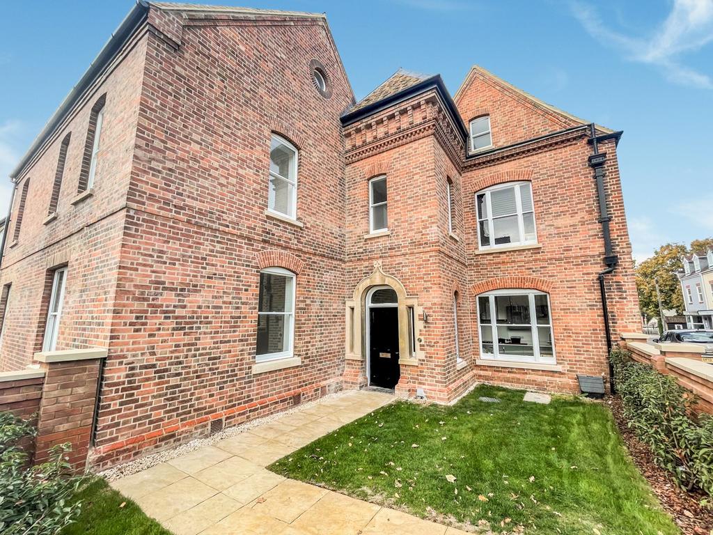 High Street, Fenstanton, Huntingdon, PE28 3 bed townhouse £499,750