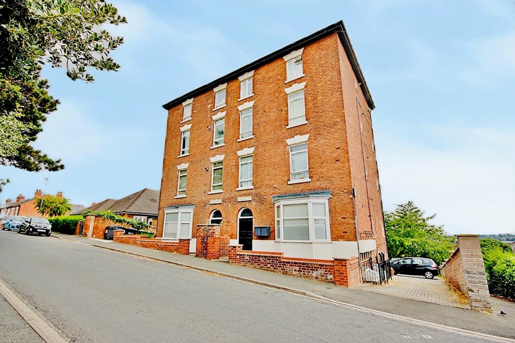 Tunnel Hill, Worcester, WR4 2 bed apartment £750 pcm (£173 pw)