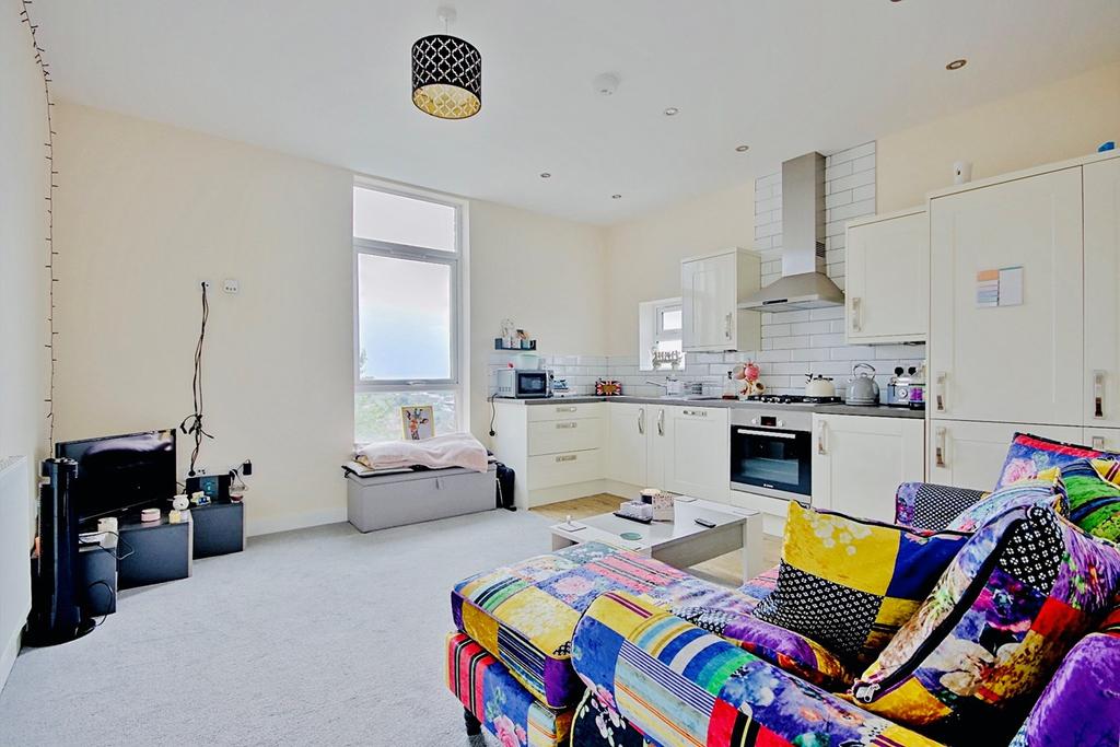 Tunnel Hill, Worcester, WR4 2 bed apartment £750 pcm (£173 pw)