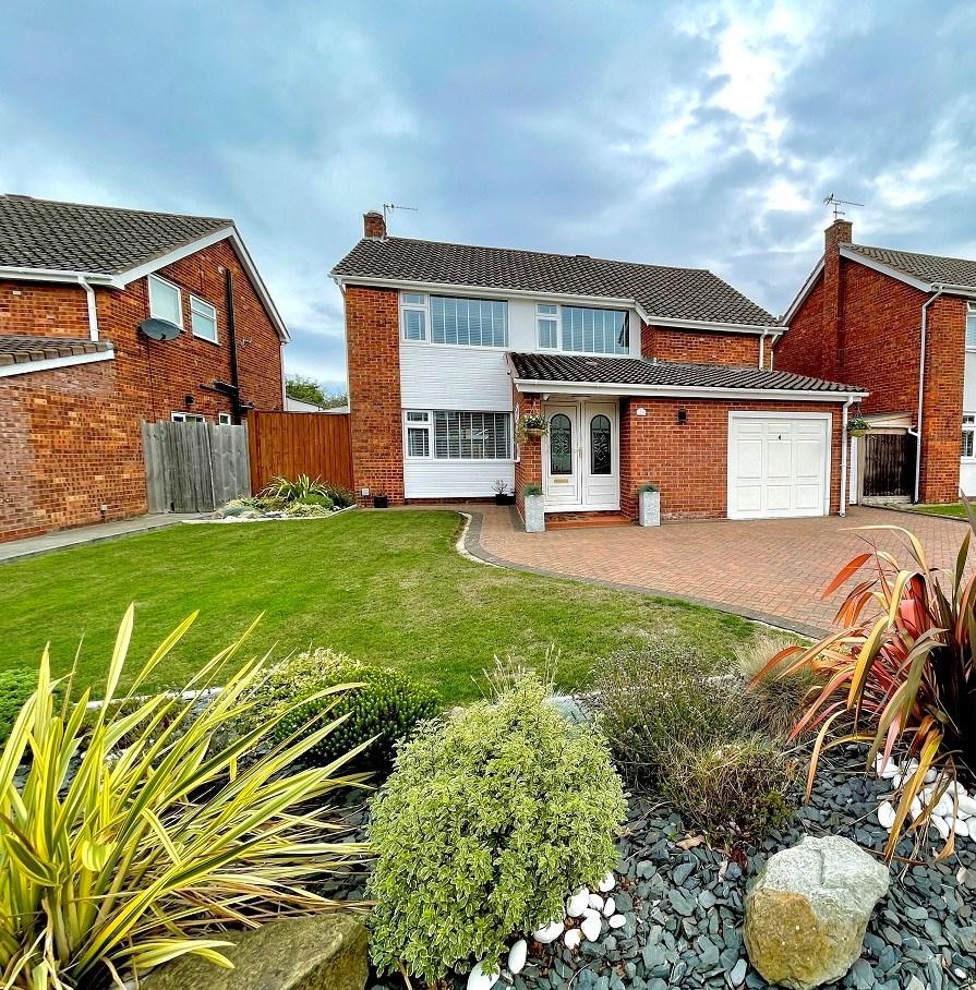 Wicks Crescent, Formby, Liverpool, L37 4 bed detached house £550,000