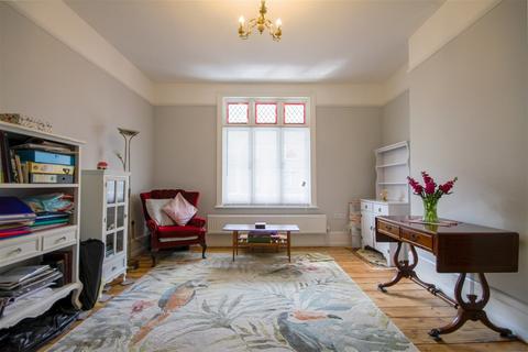 32 Augusta Road, Ramsgate, CT11 8JS