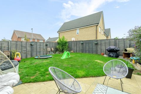 2 Faraday Corner, Shefford, SG17 5ZG