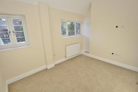 1 bedroom semi-detached house for sale, 87 Station Road Borough Green Kent
