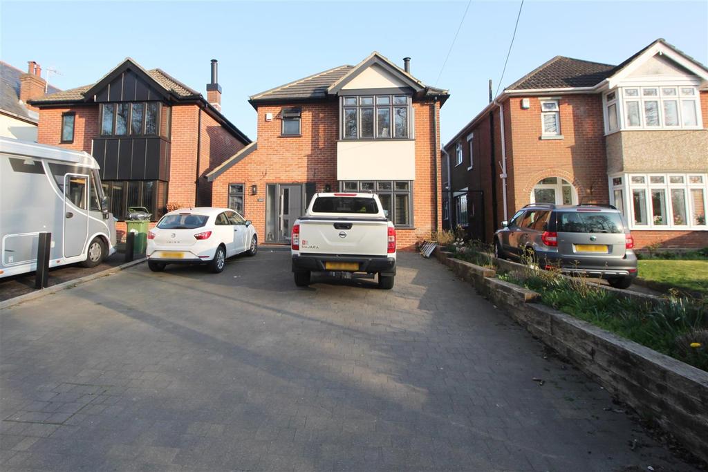 Weston Lane, Weston, Southampton, SO19 9HL 3 bed detached house £475,000