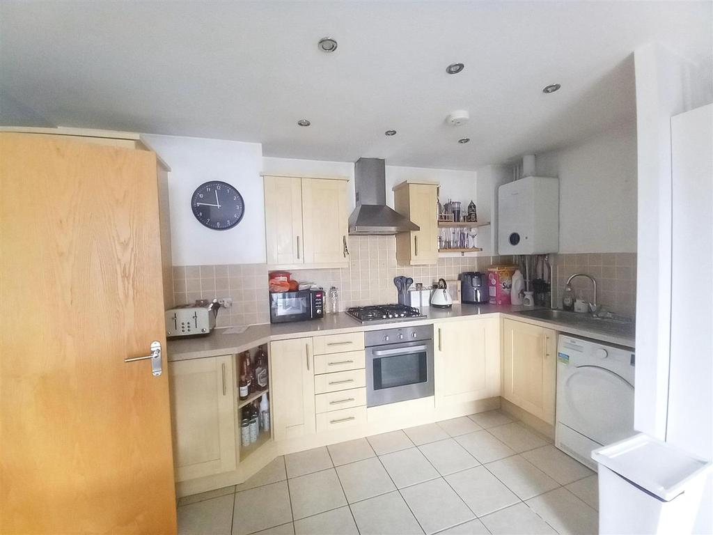Wherry Close, Margate 2 bed apartment £900 pcm (£208 pw)