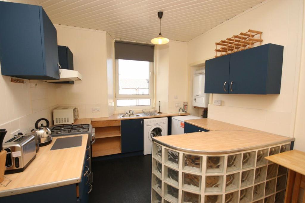Iona Street, Edinburgh 1 bed flat £775 pcm (£179 pw)