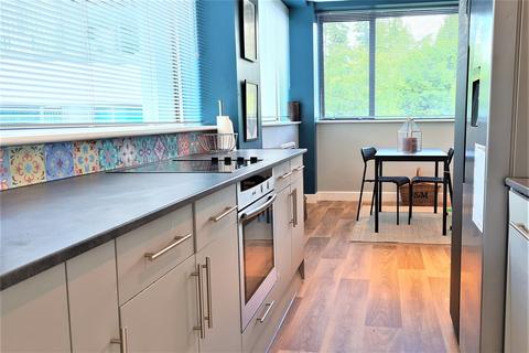 Flat 2, Haslemere House Lower Street, Haslemere, GU27 2PE