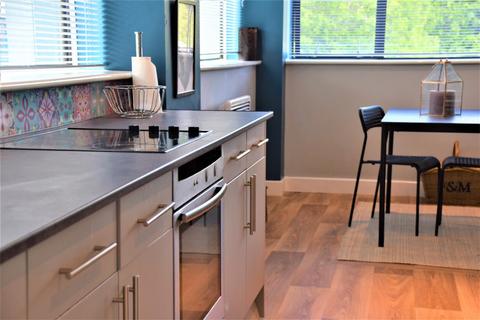 Flat 2, Haslemere House Lower Street, Haslemere, GU27 2PE