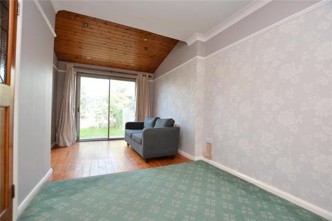 3 bedroom semi-detached house for sale - Carr Manor Drive, Leeds