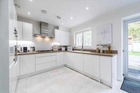 39 Castleridge Drive, Greenhithe, DA9 9WR