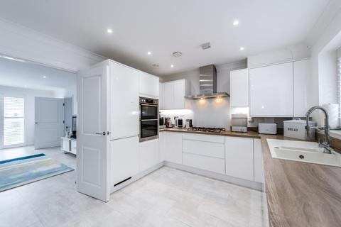 39 Castleridge Drive, Greenhithe, DA9 9WR