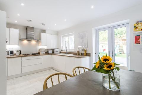 39 Castleridge Drive, Greenhithe, DA9 9WR