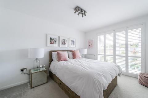 39 Castleridge Drive, Greenhithe, DA9 9WR