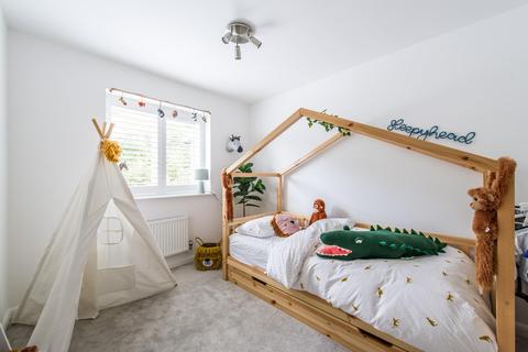 39 Castleridge Drive, Greenhithe, DA9 9WR