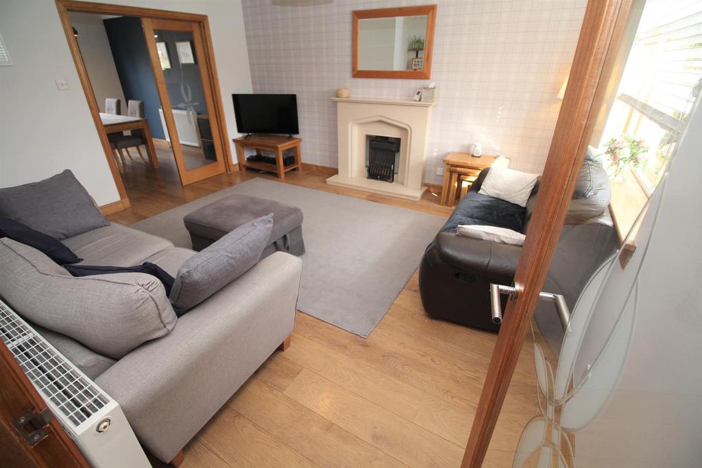 Kenmore Drive, Greenock 3 bed detached house £199,000