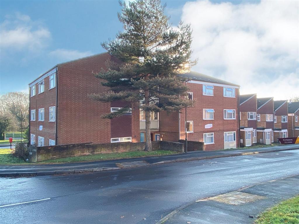 Green Farm Close, Chesterfield, Derbyshire 1 bed apartment £525 pcm (£121 pw)