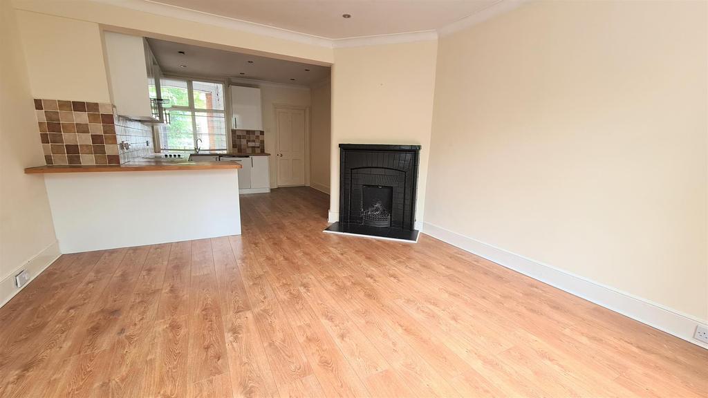 Longdene Road, Haslemere 2 bed £275,000