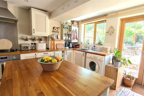 47 Lion Lane, Haslemere, GU27 1JF