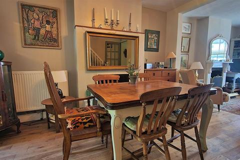 47 Lion Lane, Haslemere, GU27 1JF