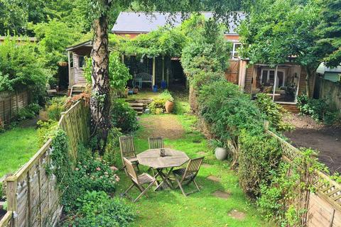 47 Lion Lane, Haslemere, GU27 1JF