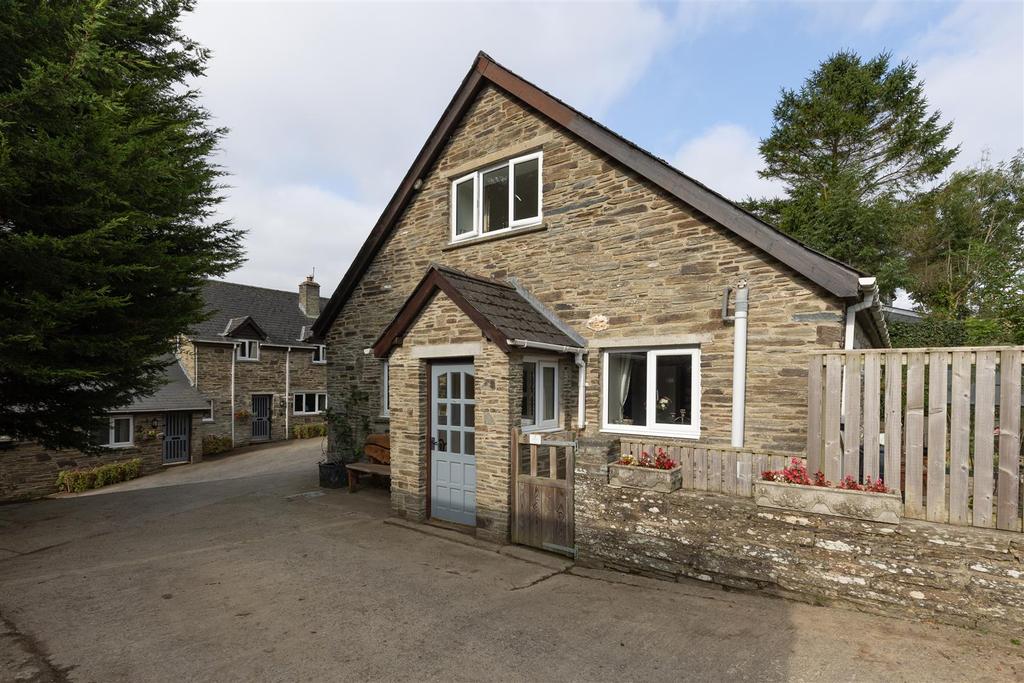 Owl Farm - Externals -8.jpg