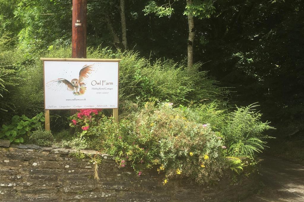 Owl Farm - Road Sign.jpg