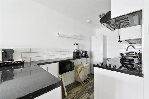 1 bedroom flat for sale - The Russetts, 56 Tadworth Street