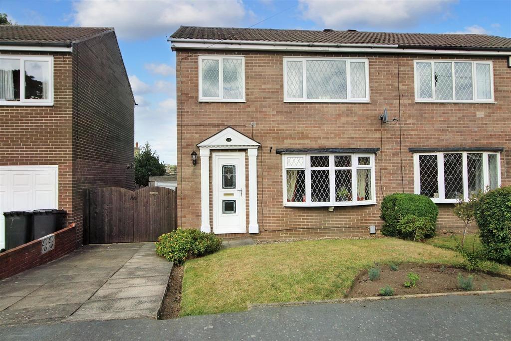 Burton Acres Mews, Kirkburton... 3 bed semidetached house £260,000
