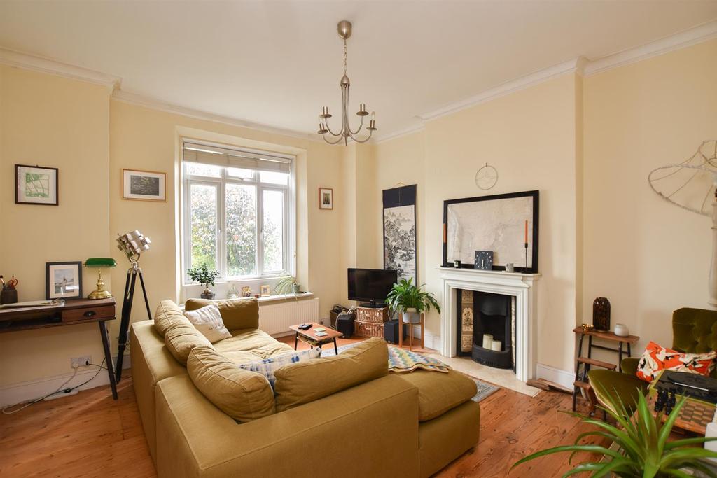 Villa Road, St. Leonards-On-Sea 2 bed flat for sale - £250,000