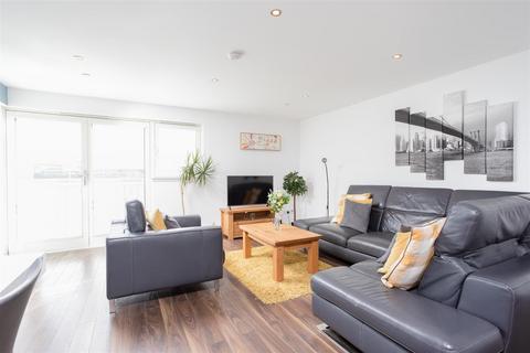 52 Gourlay Yard, Dundee, DD1 3BR