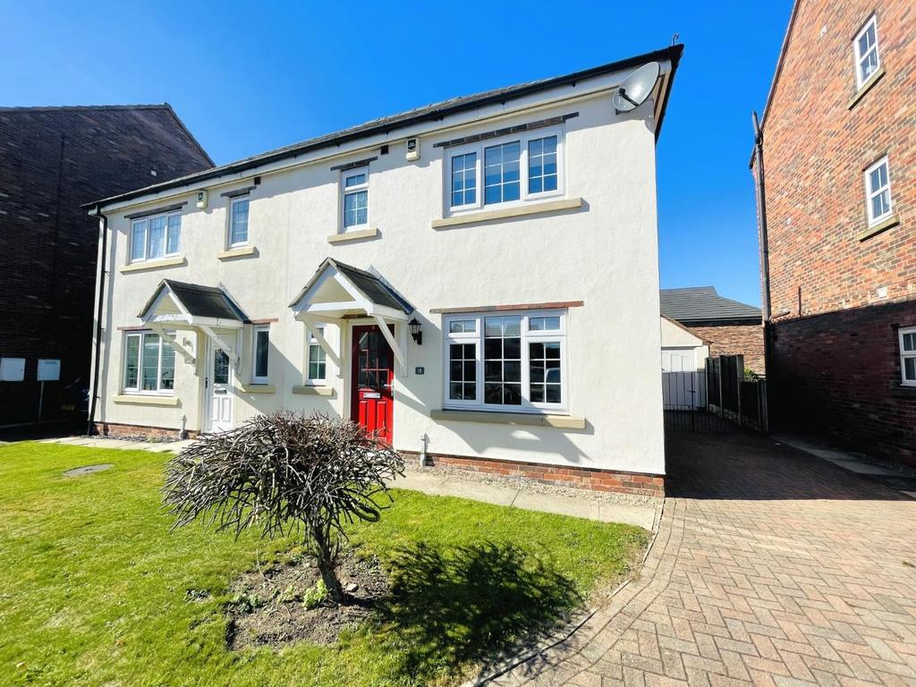 Fieldside Court, Church Fenton, Tadcaster 3 bed semidetached house for