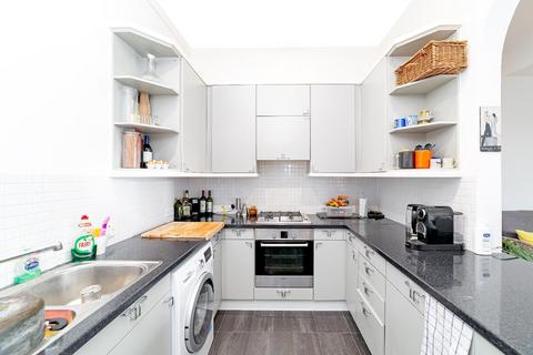 2 bedroom flat to rent, Belsize Park Gardens, Belsize Park NW3