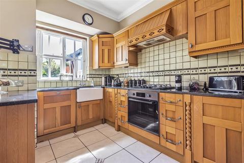 4 bedroom terraced house for sale - Chimes Avenue, London