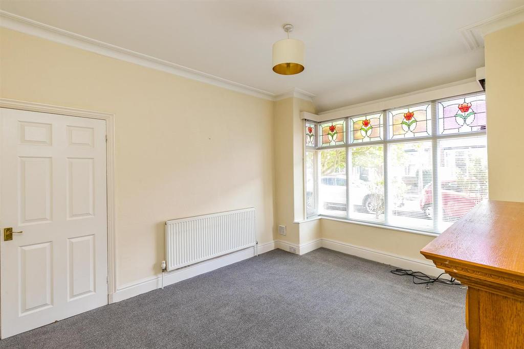 Seymour Road, Cheadle Hulme 3 bed semidetached house £1,200 pcm (£